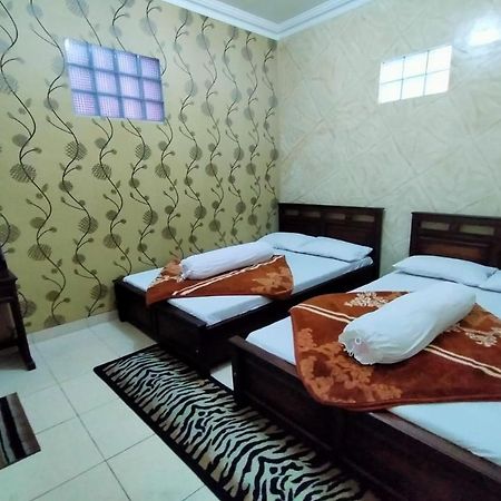 Villa Neza Sarangan Kültér fotó