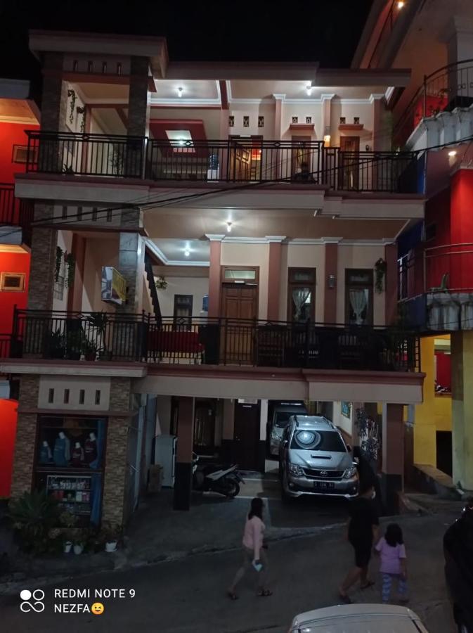 Villa Neza Sarangan Kültér fotó