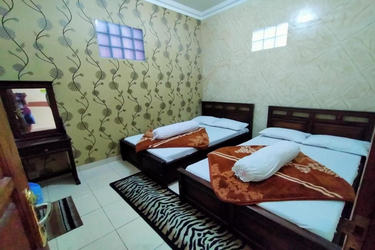 Villa Neza Sarangan Kültér fotó