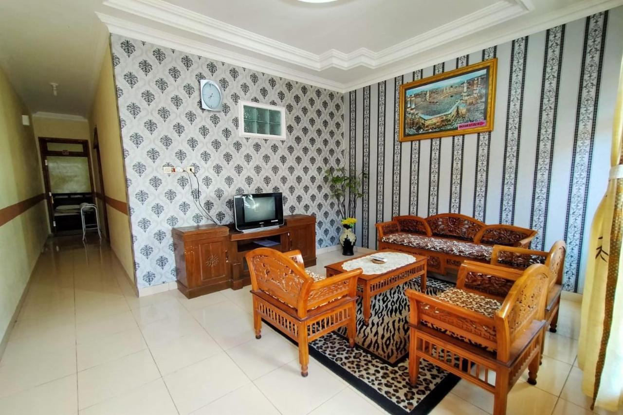 Villa Neza Sarangan Kültér fotó